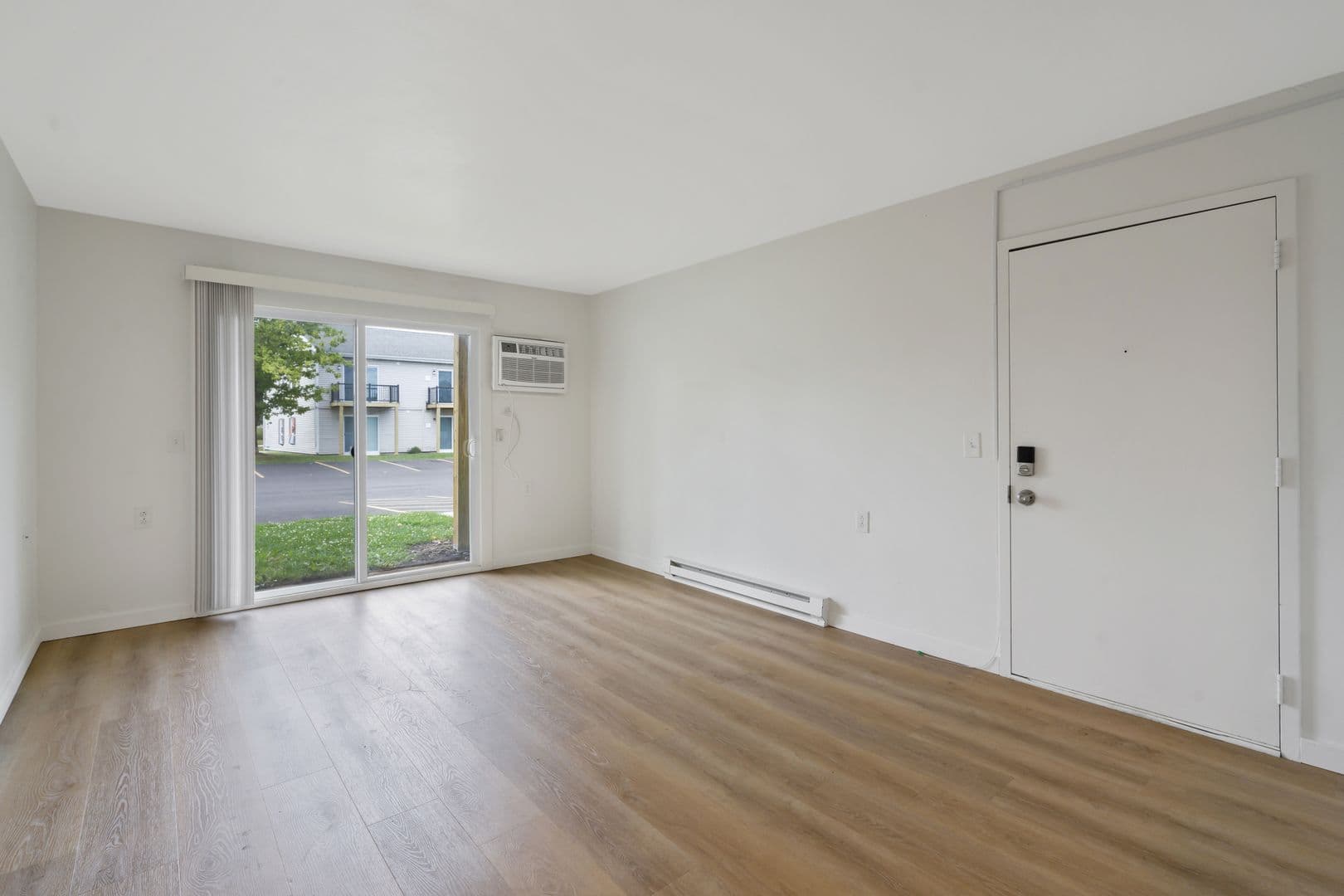 Syracuse Apartment: 458 Horan Rd