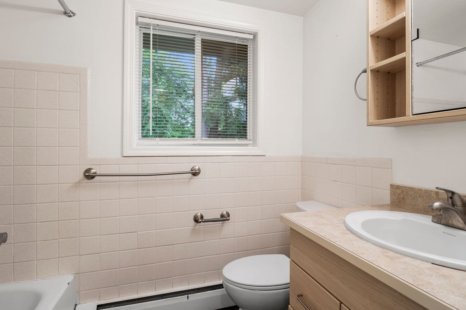 Rochester Apartment: 188 Stonewood ave