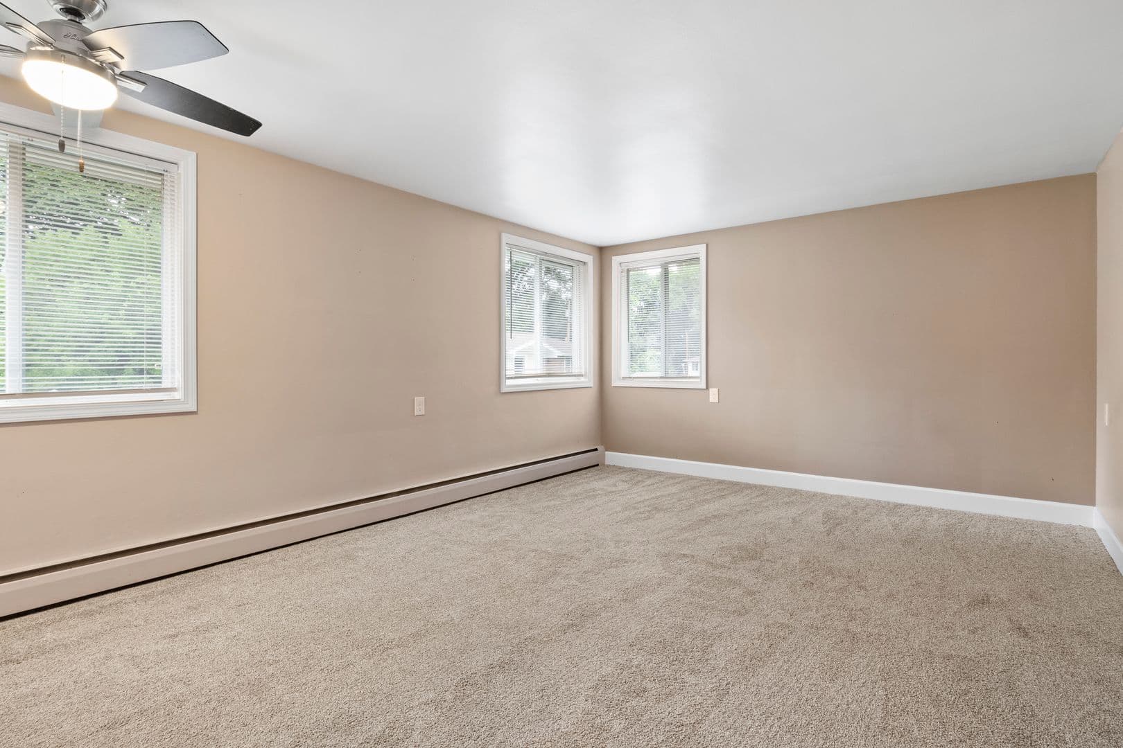 Rochester Apartment: 188 Stonewood ave