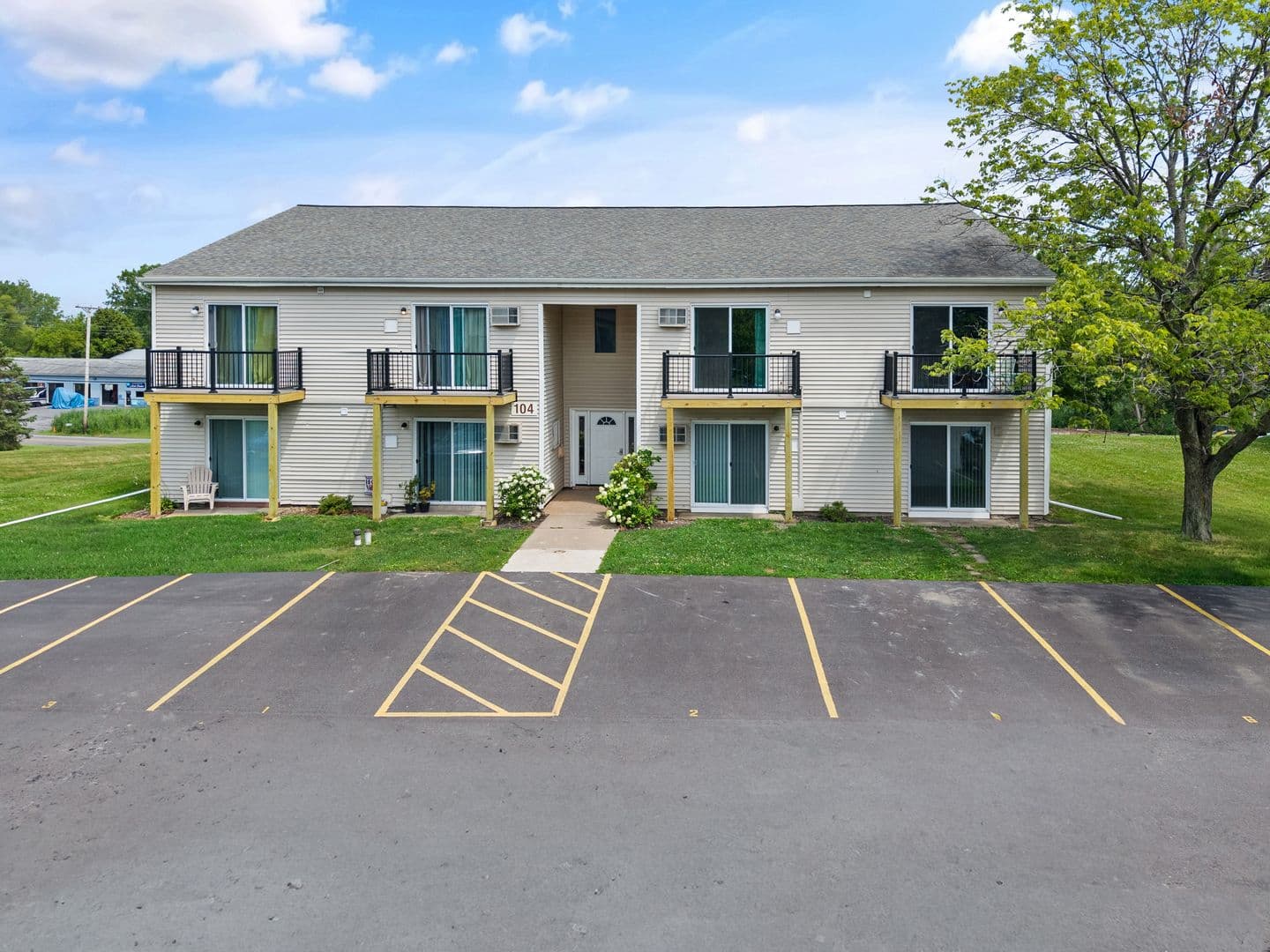 Syracuse Apartment: 458 Horan Rd