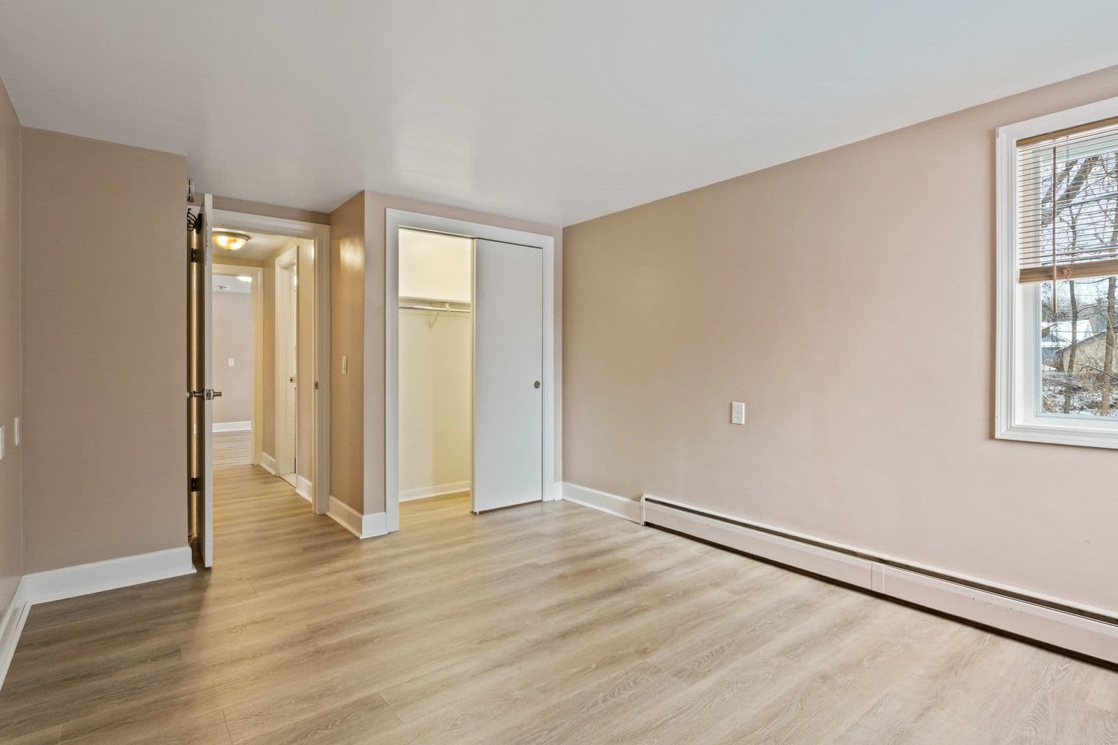 Rochester Apartment: 188 Stonewood ave