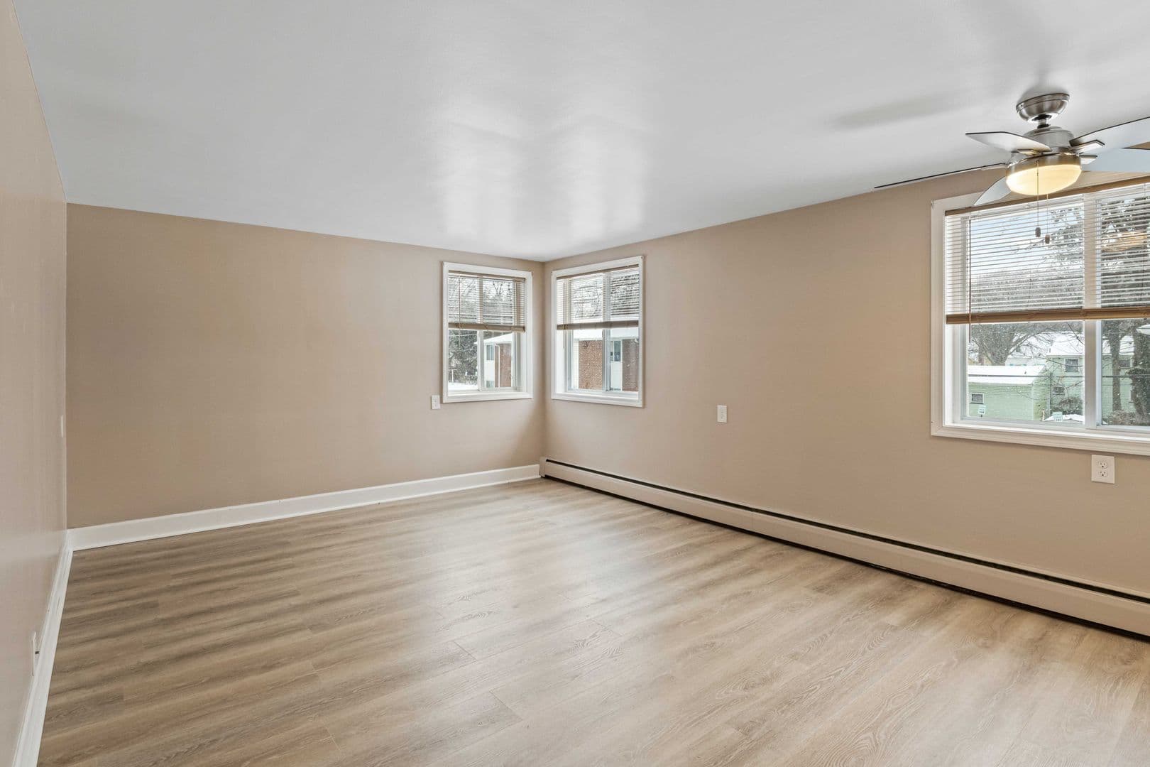 Rochester Apartment: 188 Stonewood ave