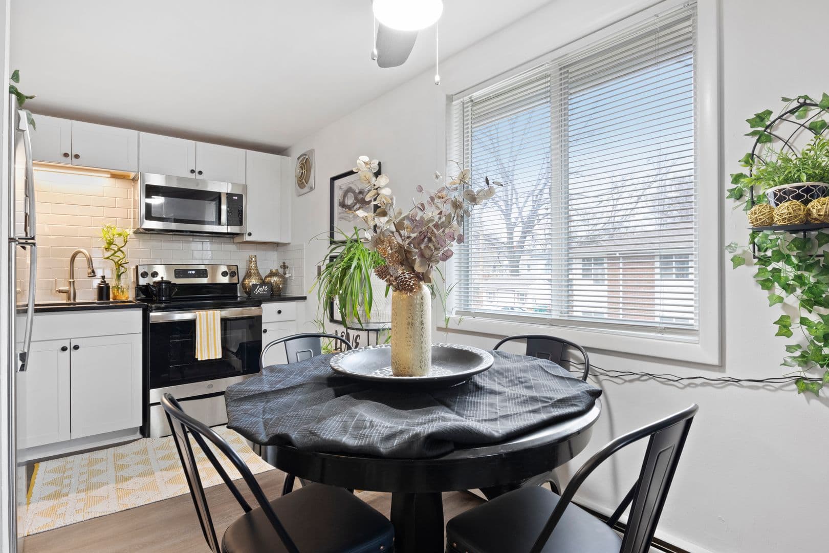 Rochester Apartment: 188 Stonewood ave