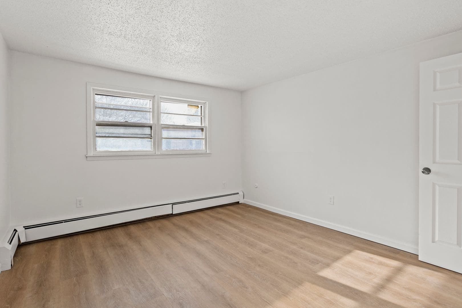 Syracuse Apartment: 5000 Oak Crest Courtyard