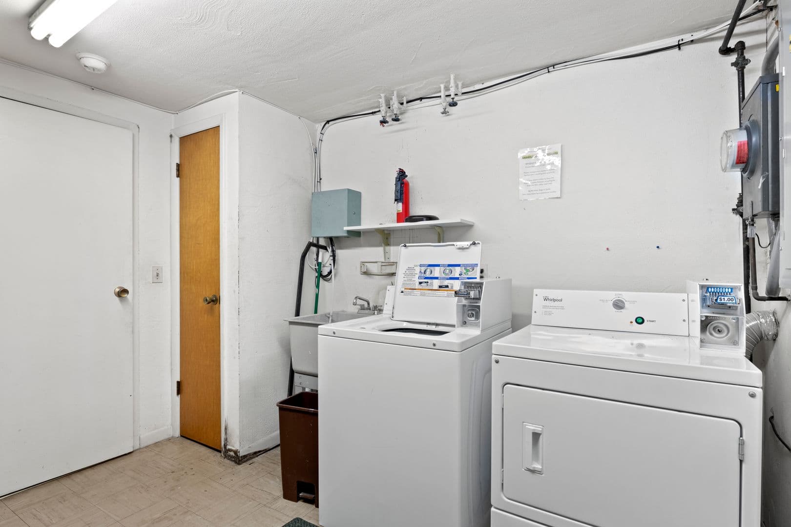 Rochester Apartment: 188 Stonewood ave
