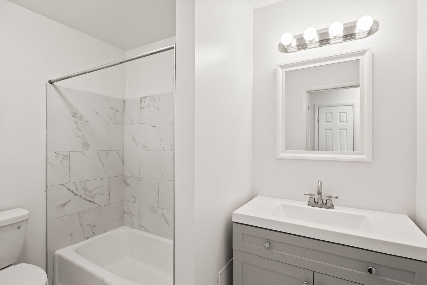 Rochester Apartment: 1031 Emerson St