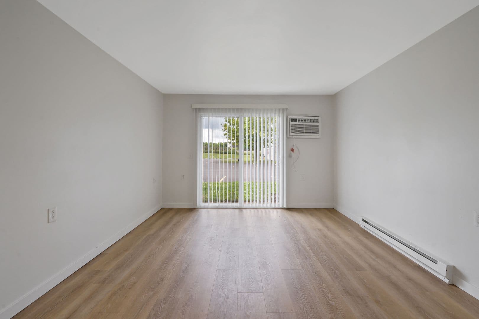 Syracuse Apartment: 458 Horan Rd