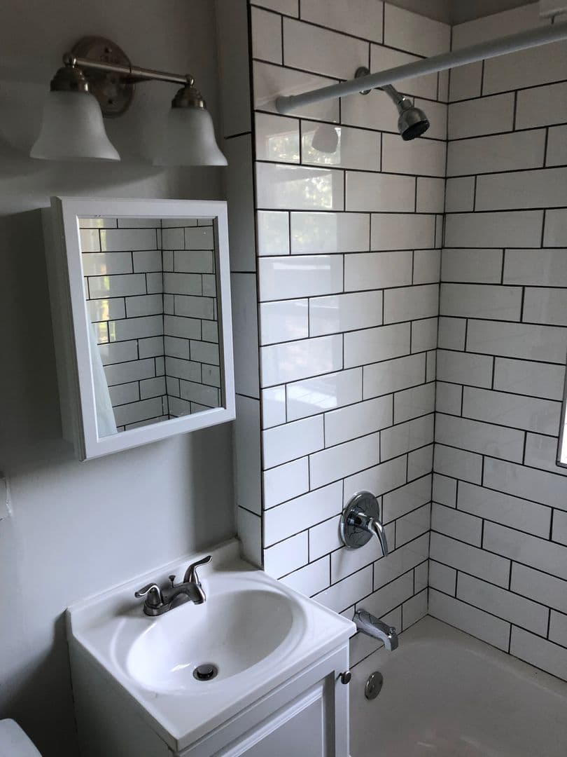 Rochester Apartment: 2017 E Main St