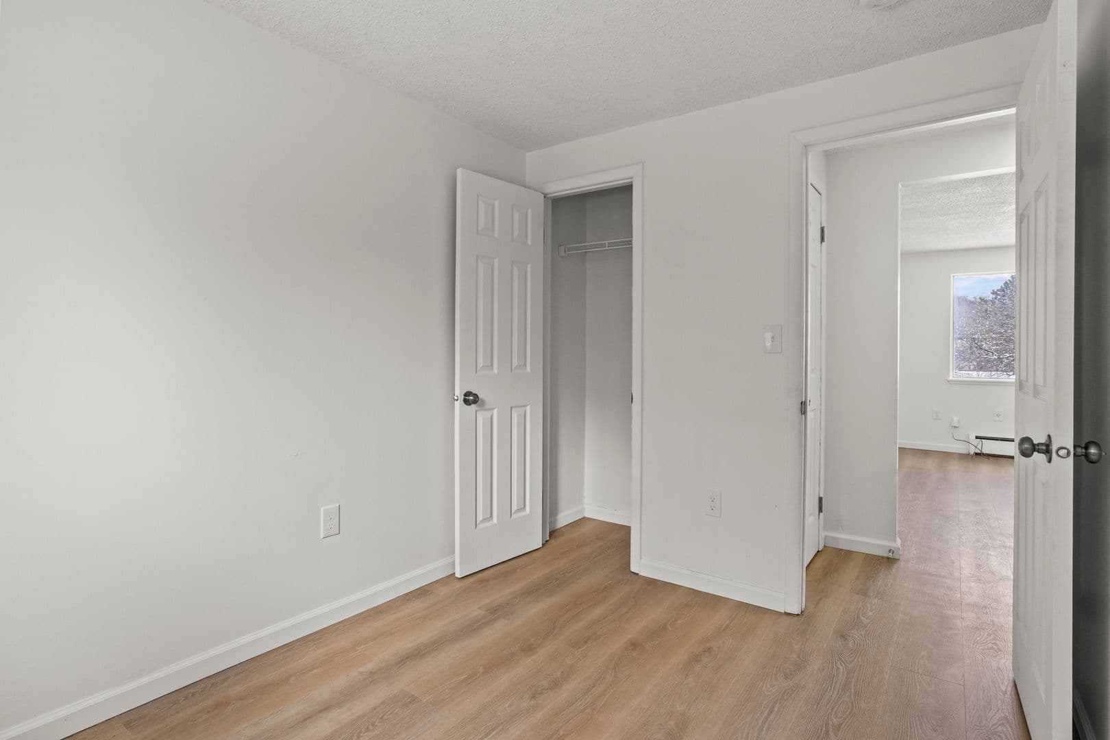 Syracuse Apartment: 5000 Oak Crest Courtyard