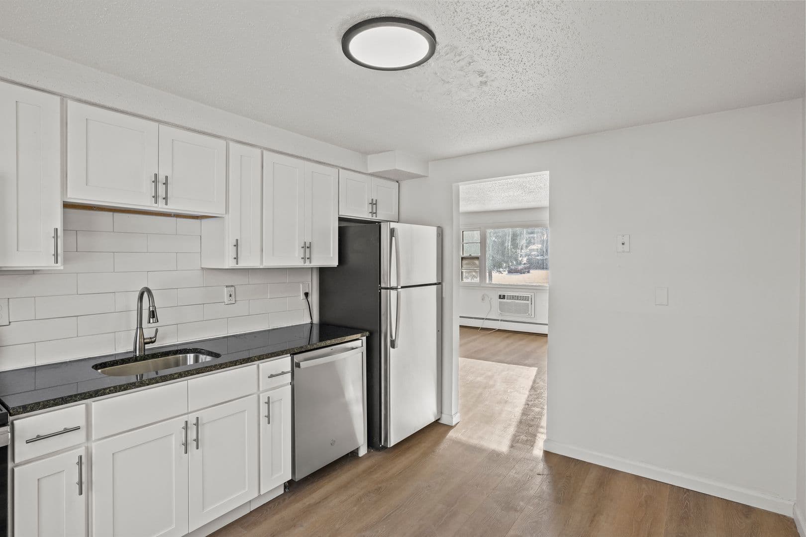 Syracuse Apartment: 5000 Oak Crest Courtyard
