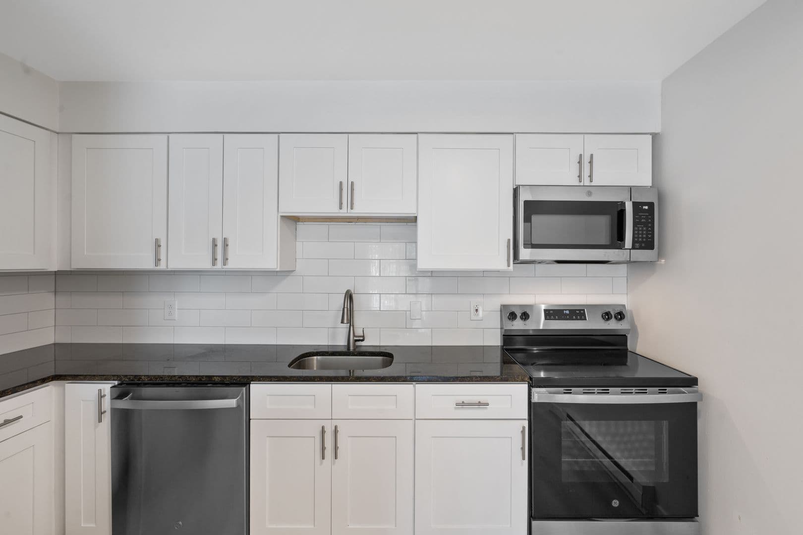 Syracuse Apartment: 458 Horan Rd