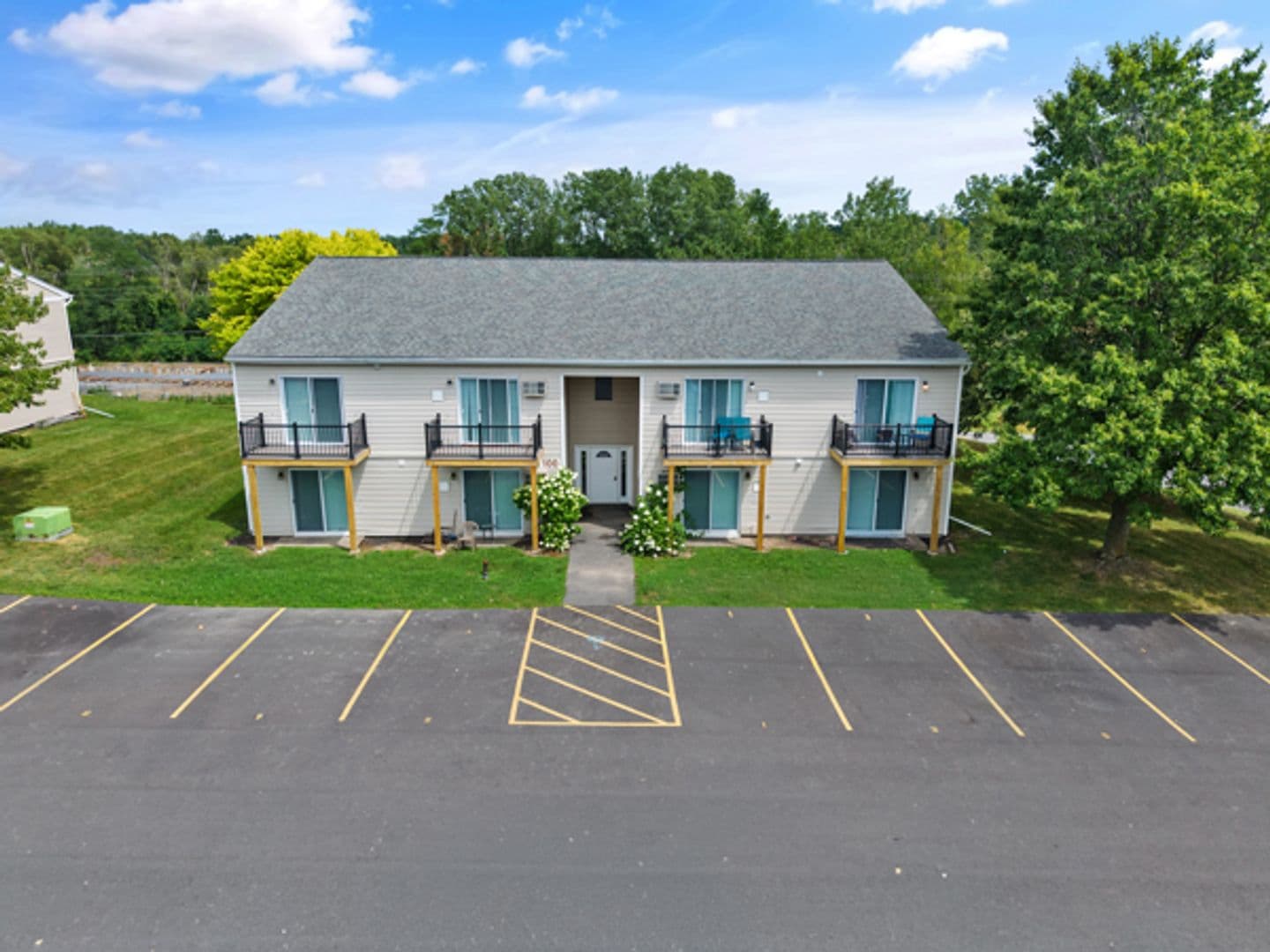 Syracuse Apartment: 458 Horan Rd