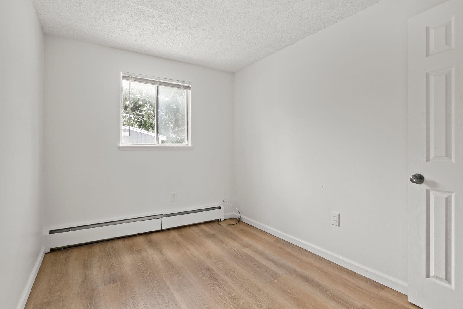 Syracuse Apartment: 5000 Oak Crest Courtyard