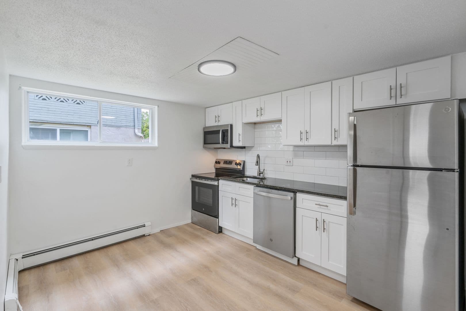 Syracuse Apartment: 5000 Oak Crest Courtyard