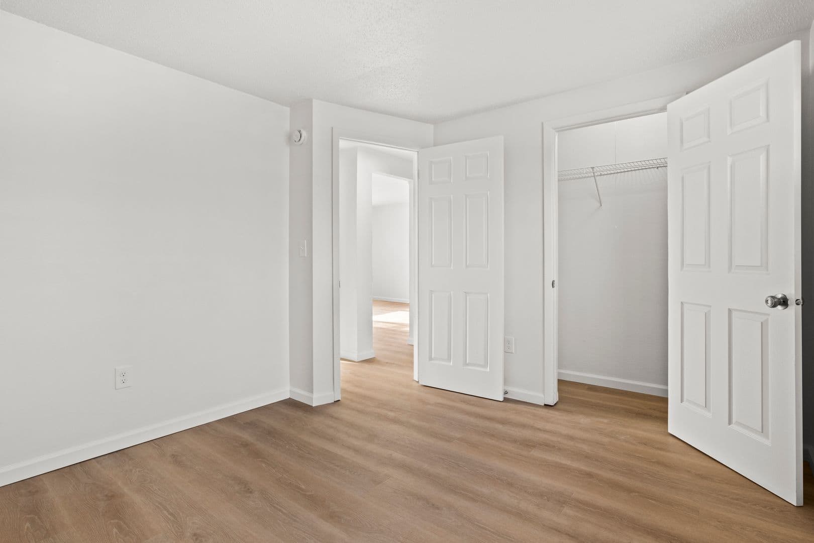 Syracuse Apartment: 5000 Oak Crest Courtyard