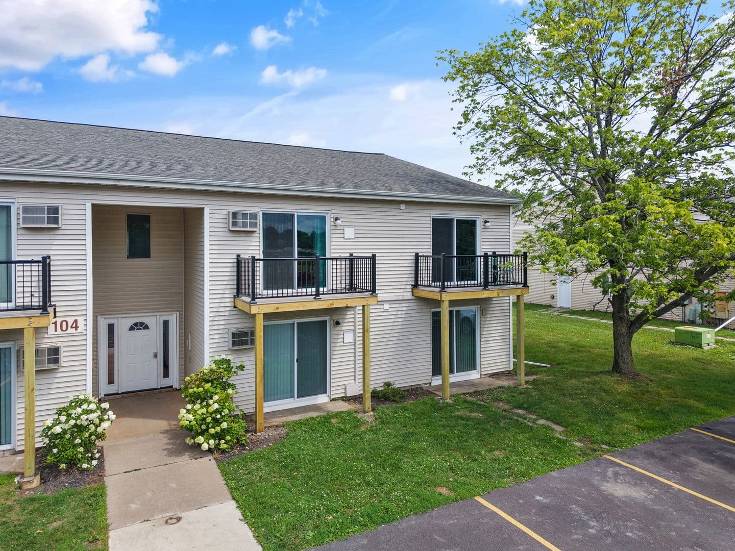 Syracuse Apartment: 458 Horan Rd