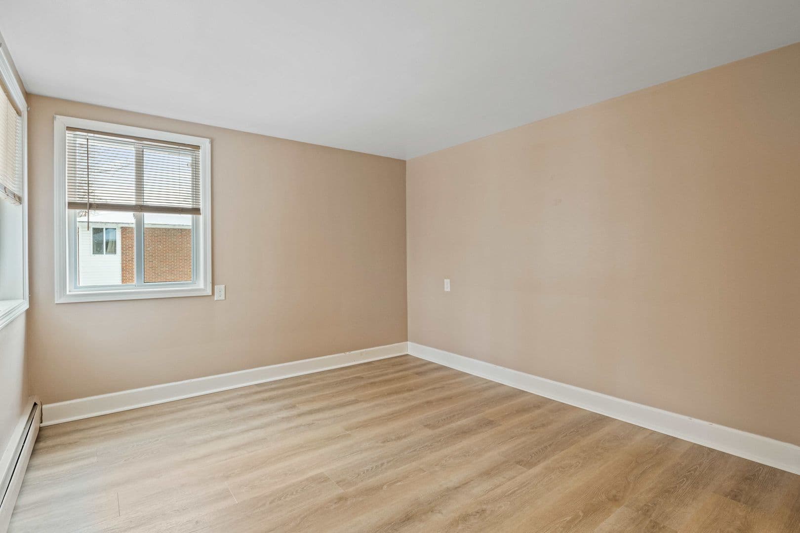 Rochester Apartment: 188 Stonewood ave