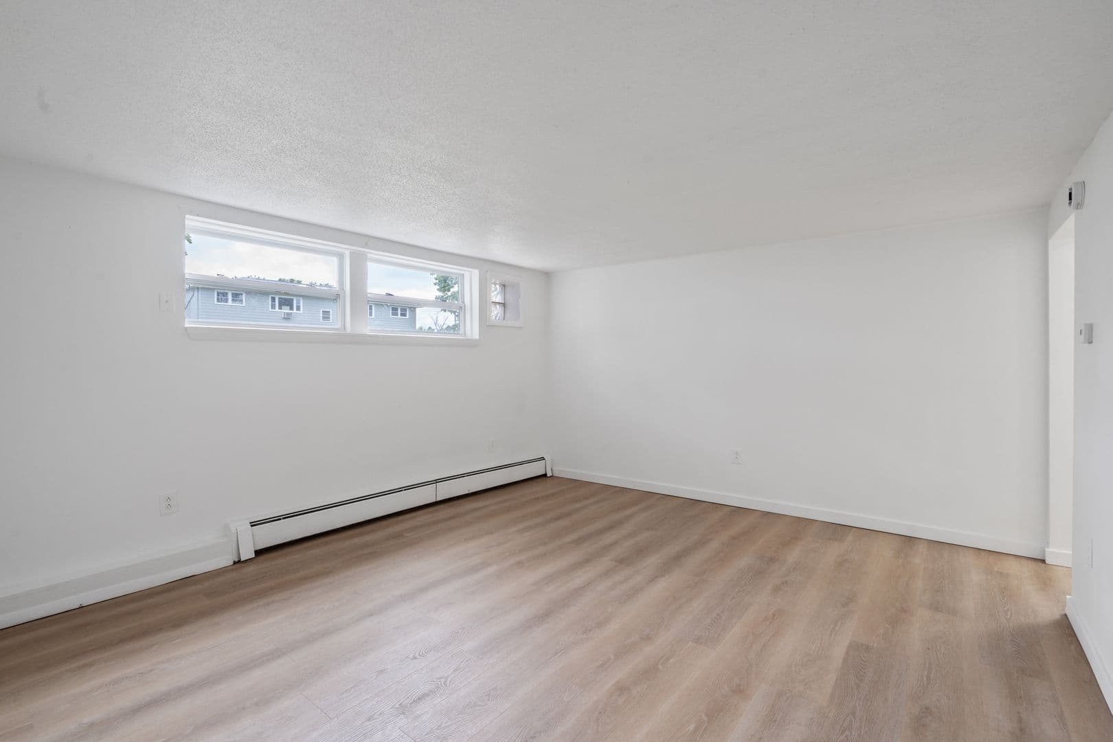 Syracuse Apartment: 5000 Oak Crest Courtyard
