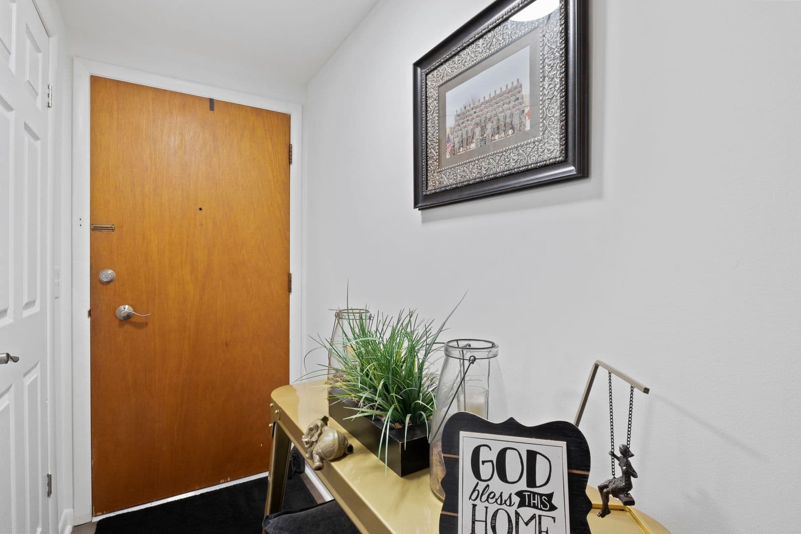 Rochester Apartment: 188 Stonewood ave