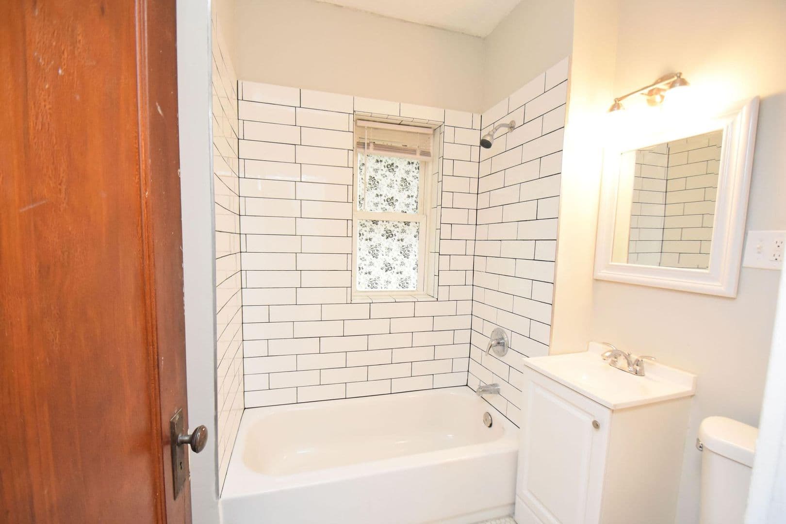Rochester Apartment: 2017 E Main St
