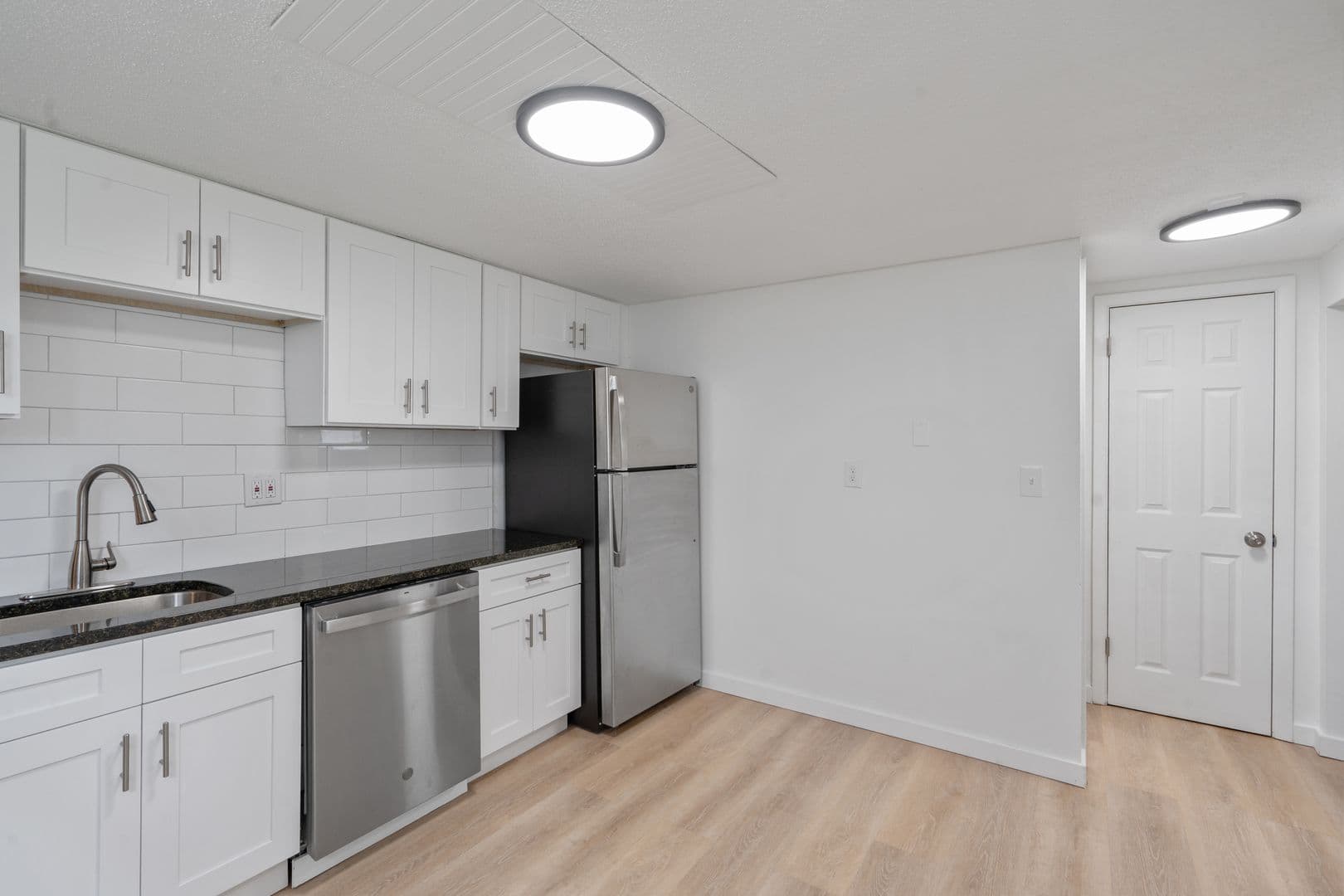 Syracuse Apartment: 5000 Oak Crest Courtyard