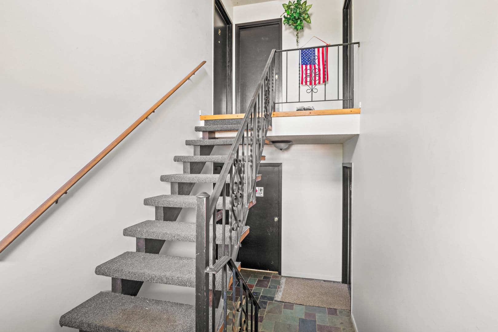 Rochester Apartment: 1031 Emerson St