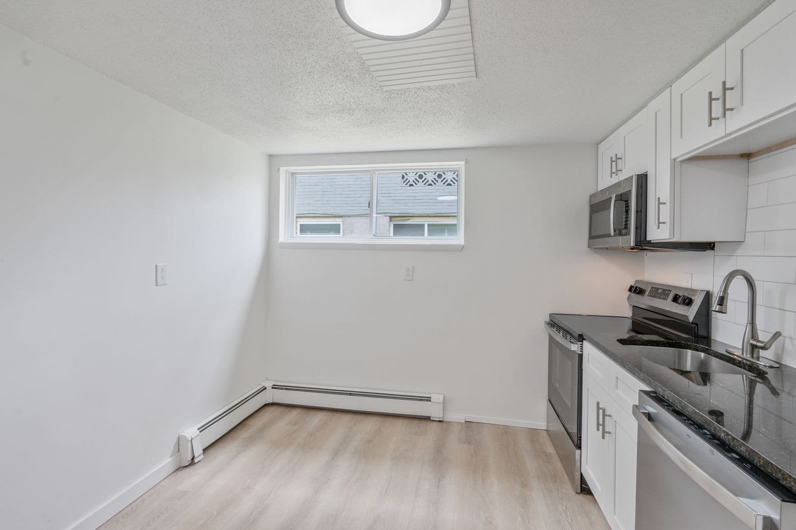 Syracuse Apartment: 5000 Oak Crest Courtyard