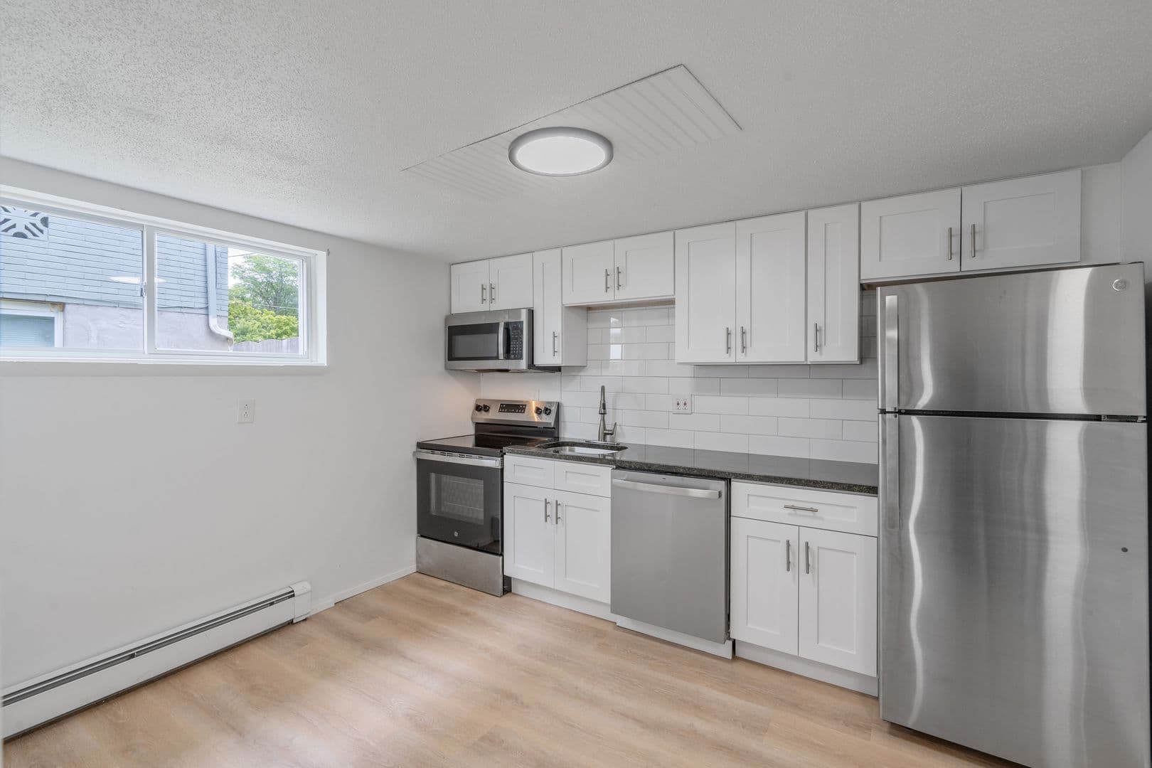 Syracuse Apartment: 5000 Oak Crest Courtyard