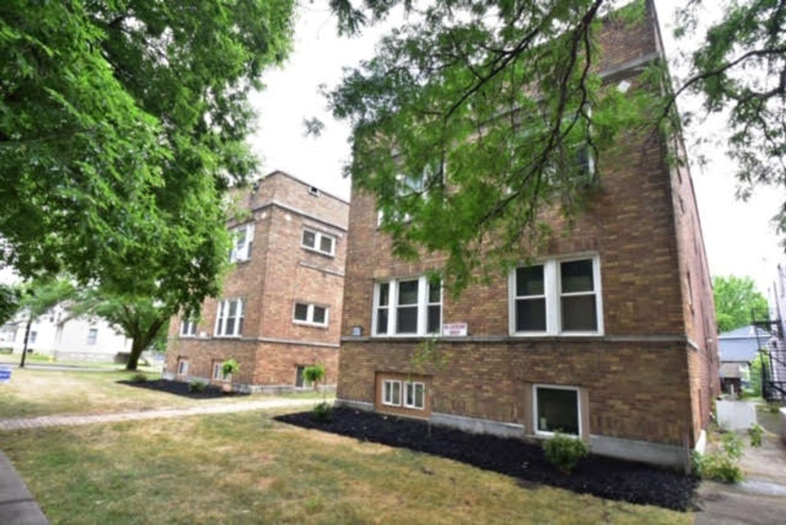 Rochester Apartment: 2017 E Main St