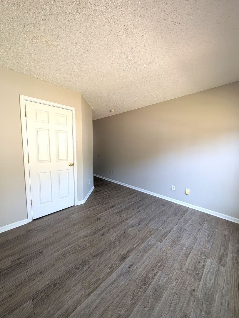 Charlotte House: 11024 Sandboar Street