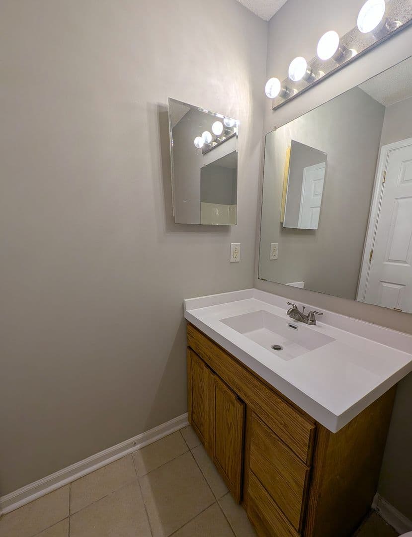 Charlotte House: 11024 Sandboar Street