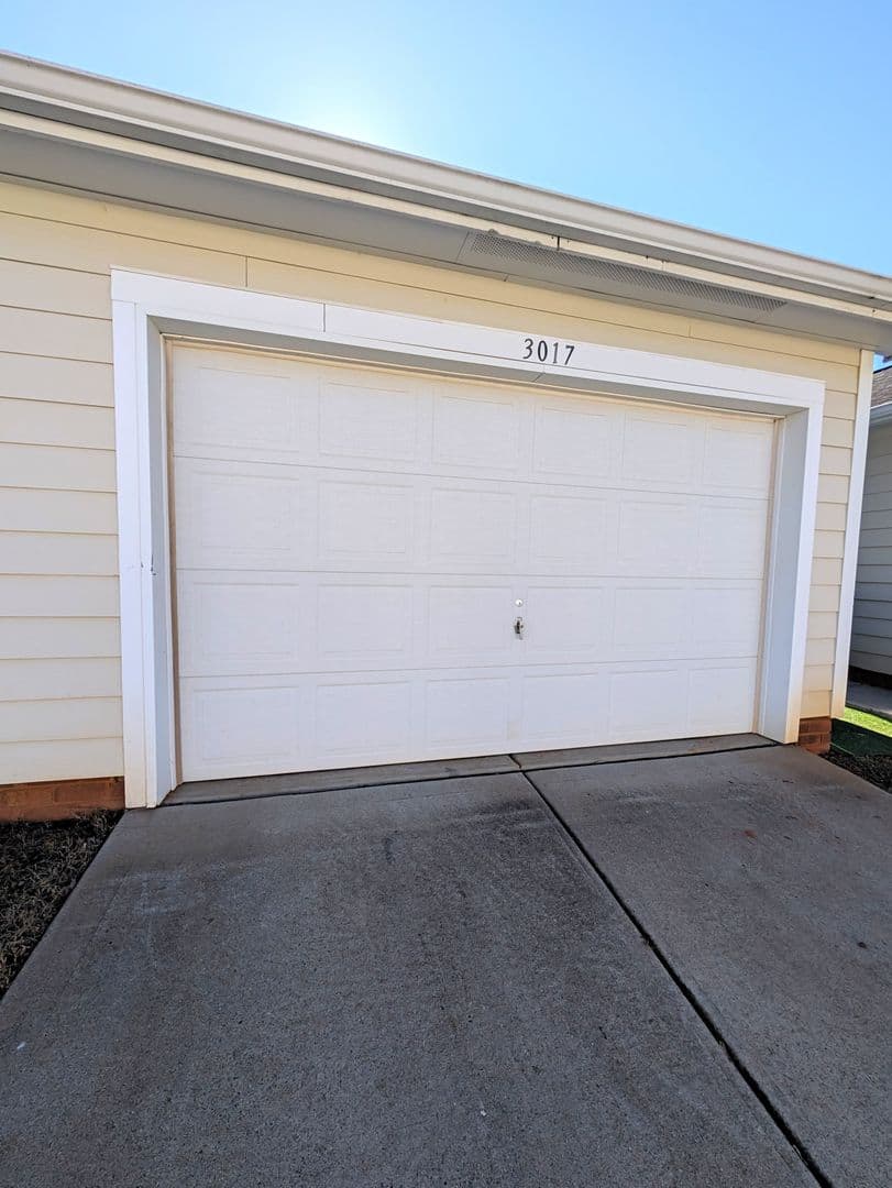 Mint Hill House: 3017 Coventry Commons Dr