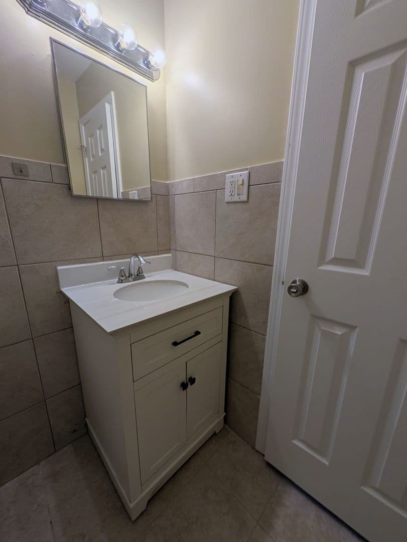 Charlotte House: 201 Echodale Dr
