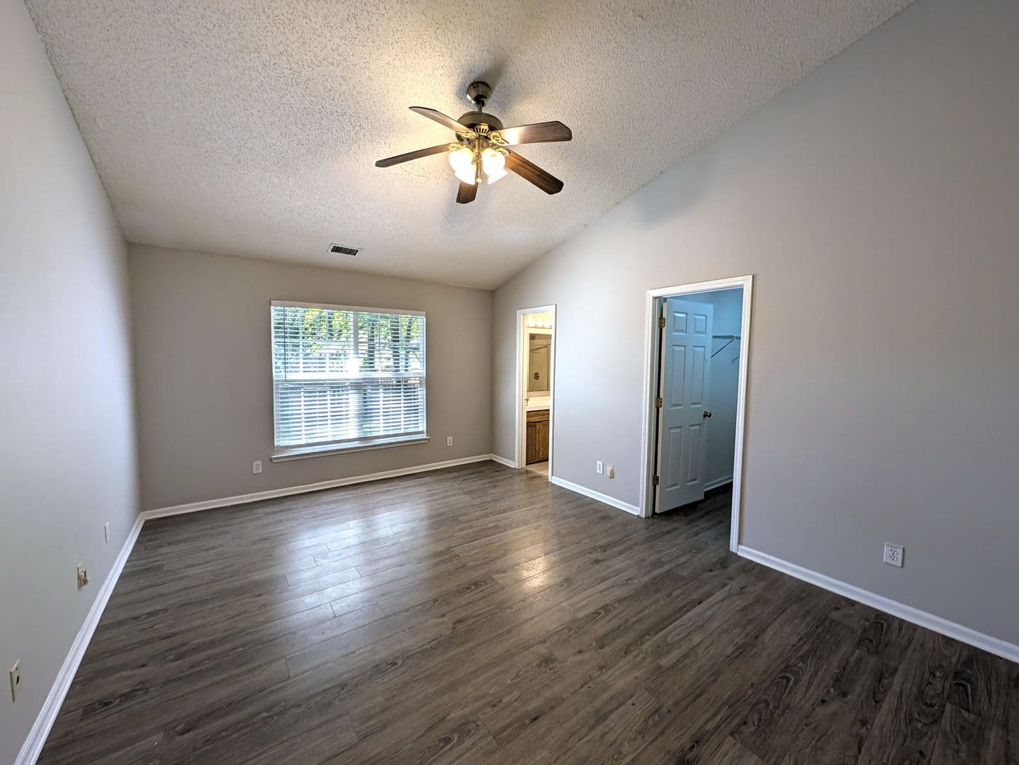 Charlotte House: 11024 Sandboar Street