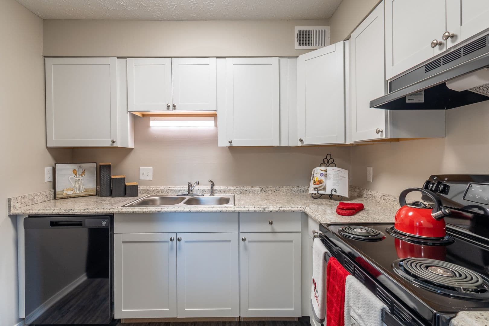 Clarksville Apartment: 1815 Greentree Blvd