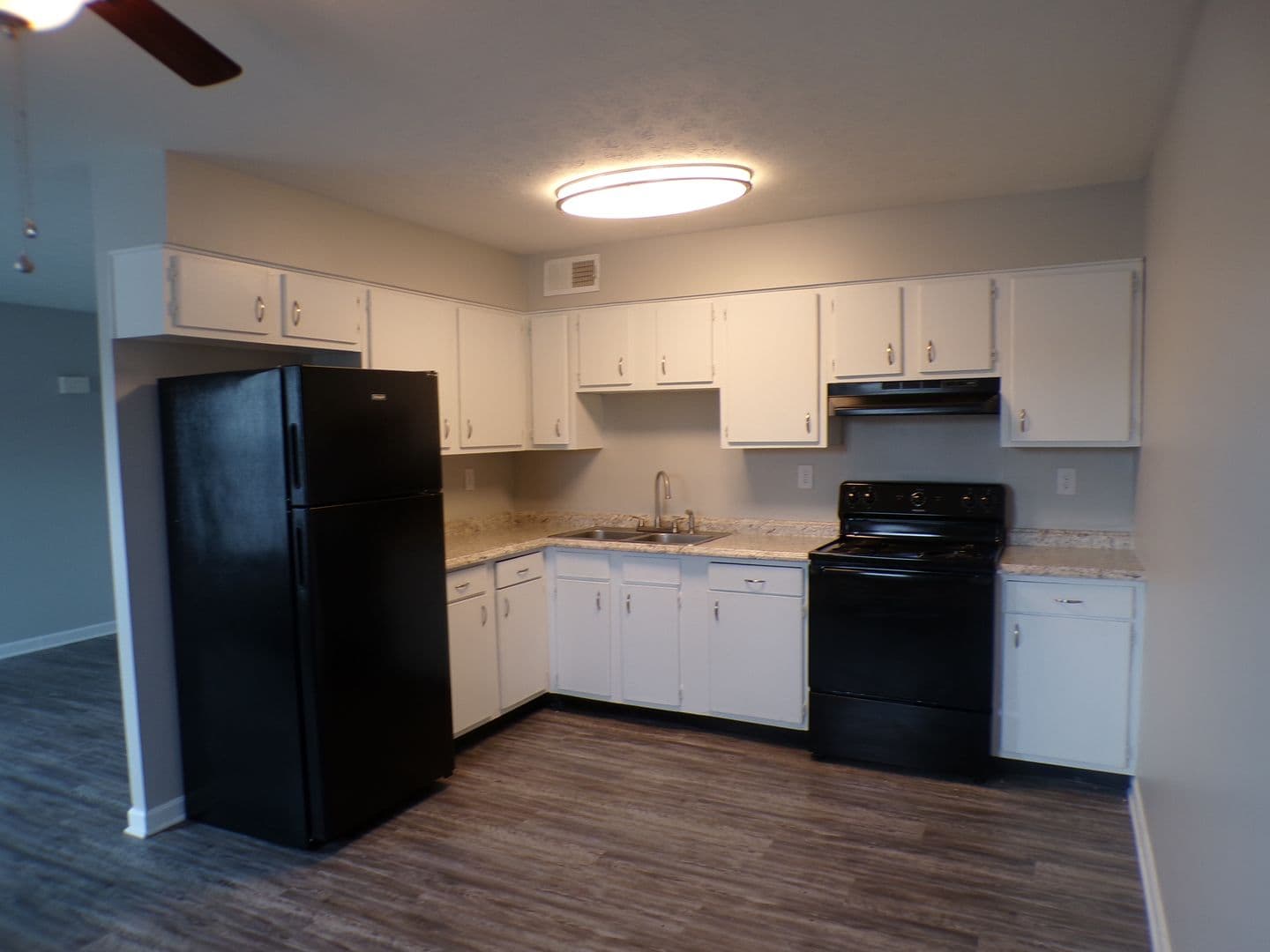 Louisville Apartment: 6200 Paradise Ln