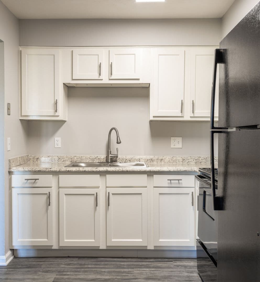Clarksville Apartment: 600 Cambridge Blvd