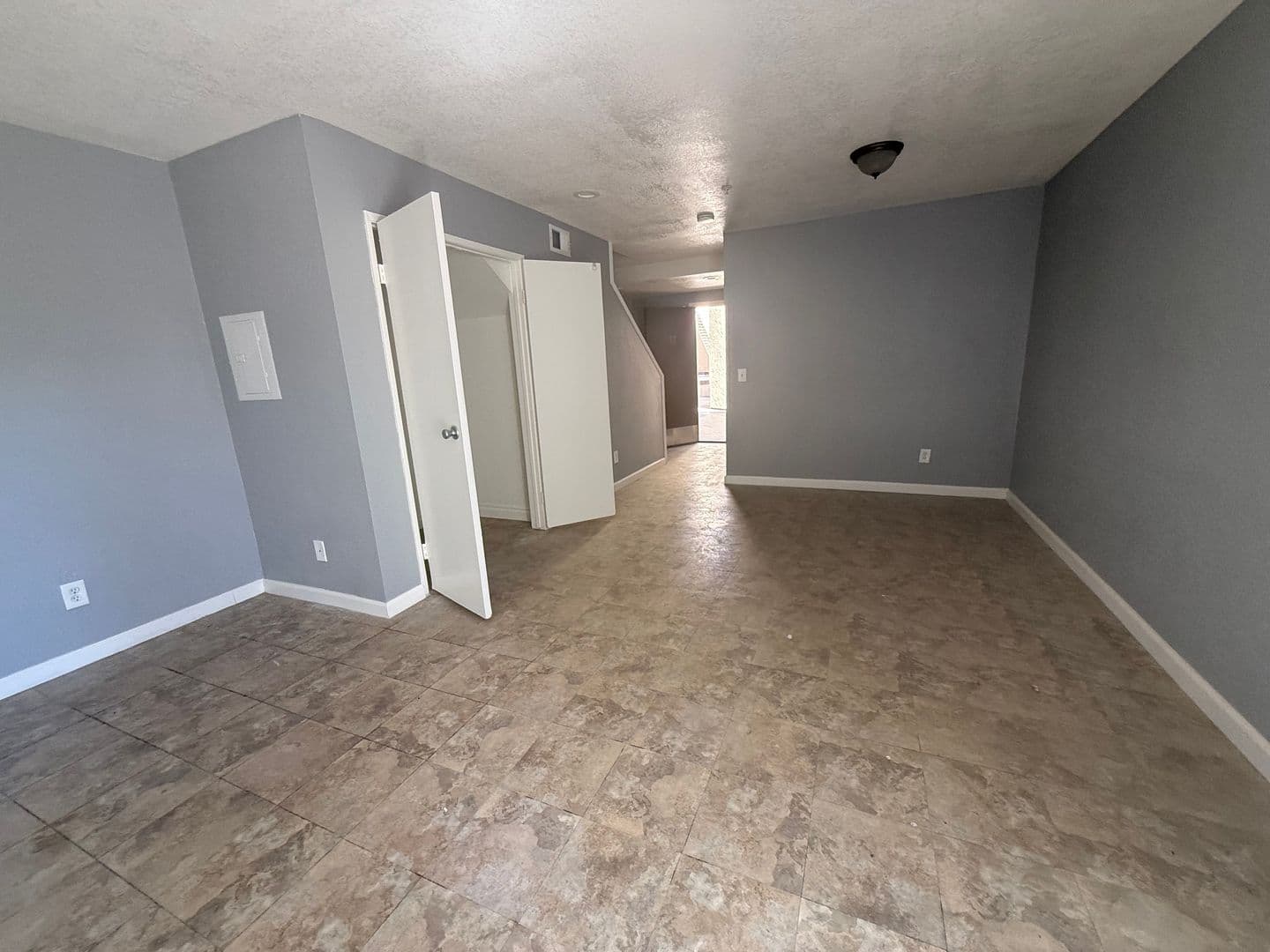 Santa Ana Apartment: 919 and 1001 South Lyon Street