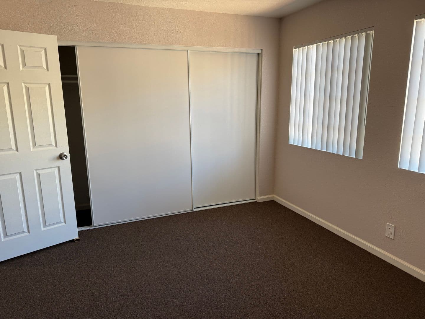 Santa Ana Apartment: 919 and 1001 South Lyon Street