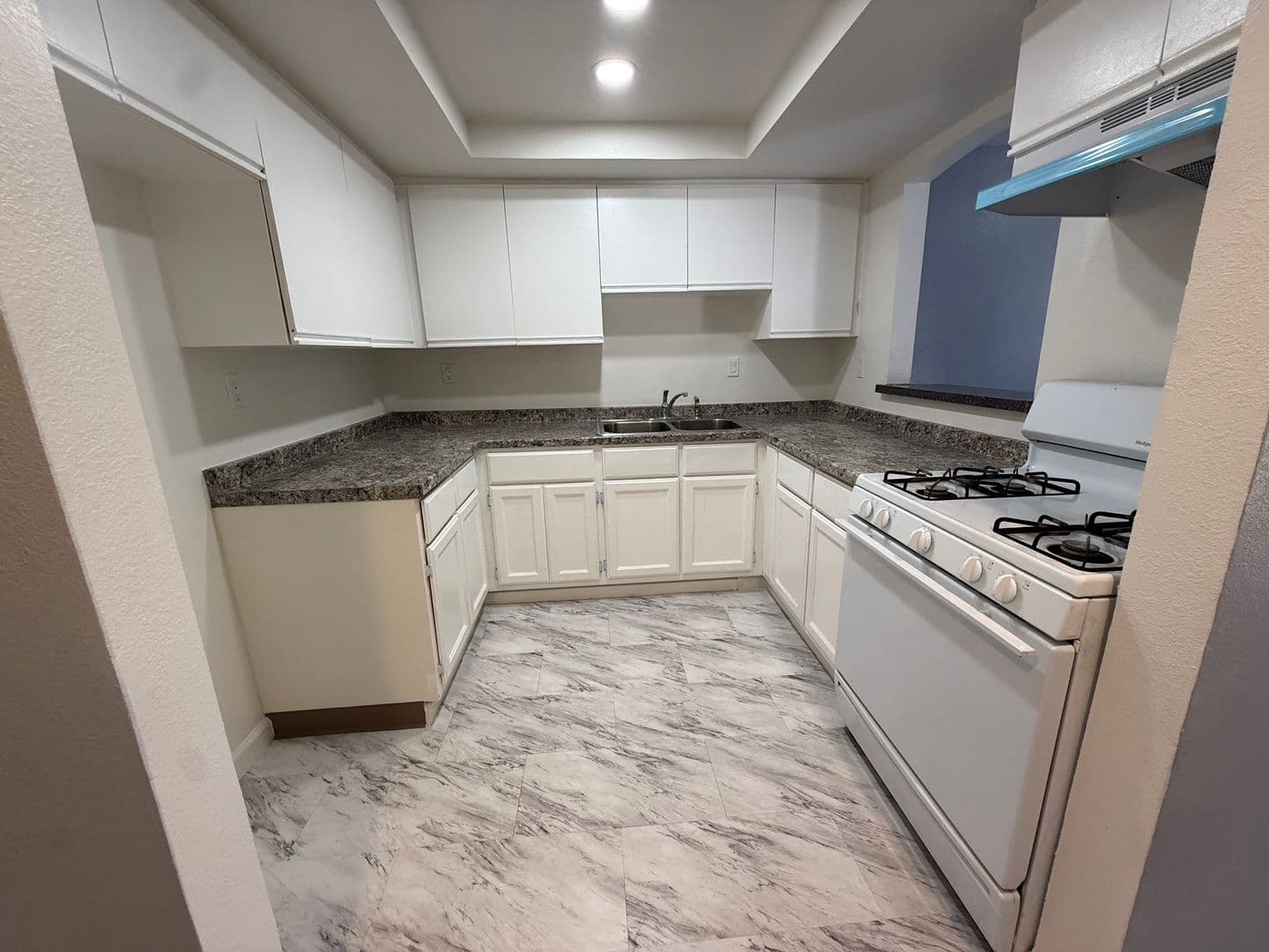 Santa Ana Apartment: 919 and 1001 South Lyon Street