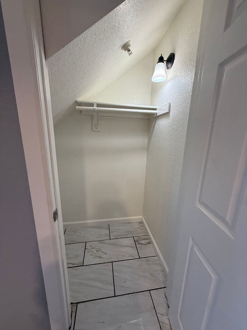 Santa Ana Apartment: 919 and 1001 South Lyon Street
