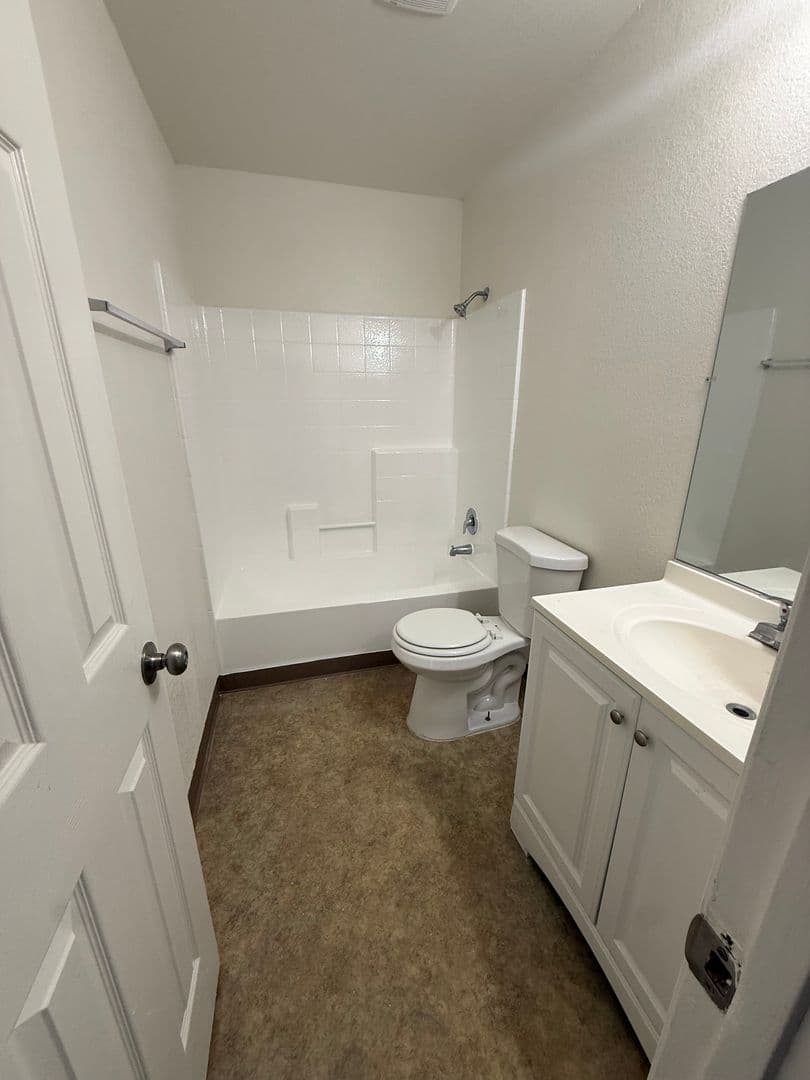 Santa Ana Apartment: 919 and 1001 South Lyon Street
