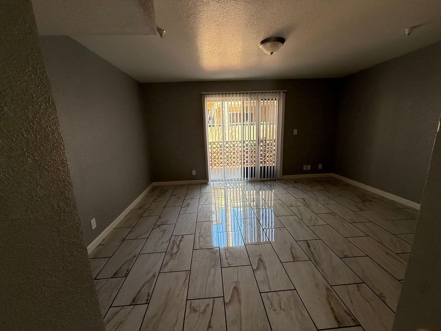 Santa Ana Apartment: 919 and 1001 South Lyon Street