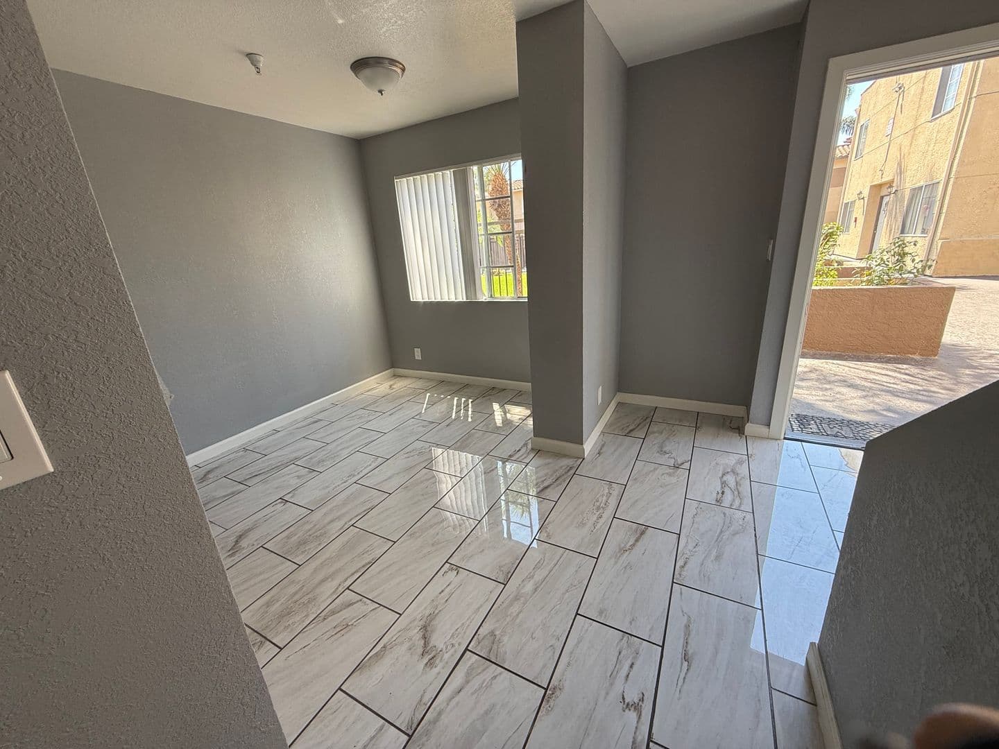 Santa Ana Apartment: 919 and 1001 South Lyon Street