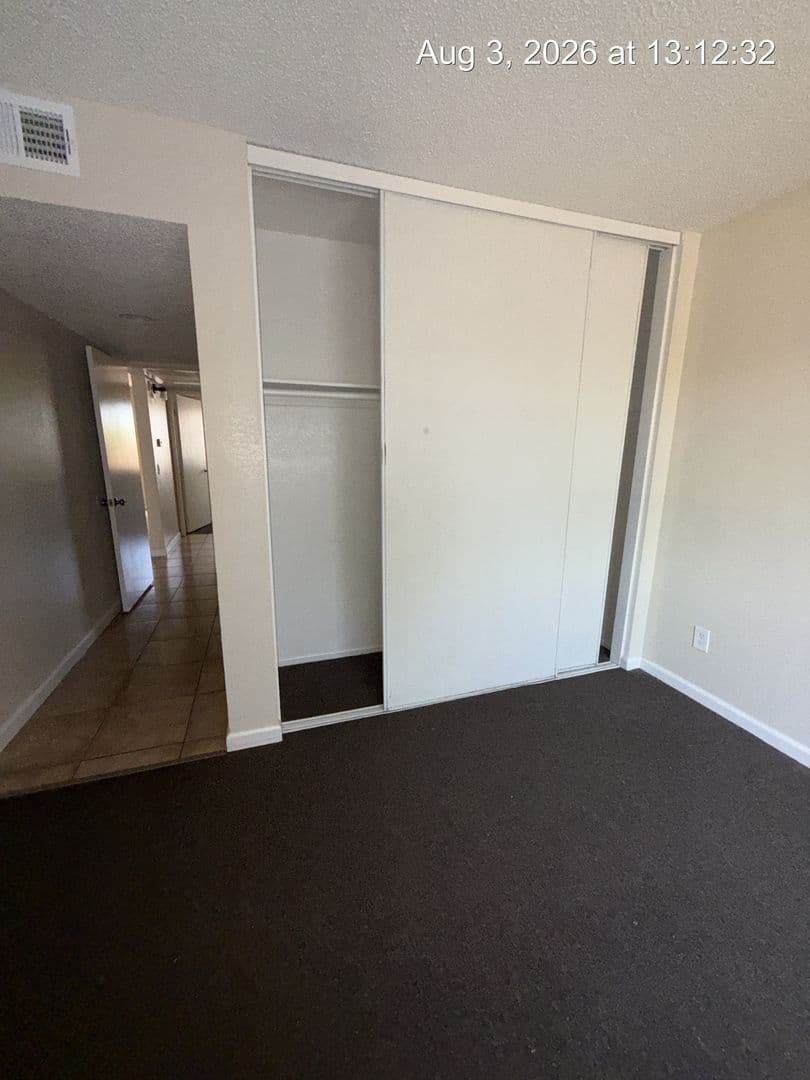 Placentia Apartment: 400 Baker Street