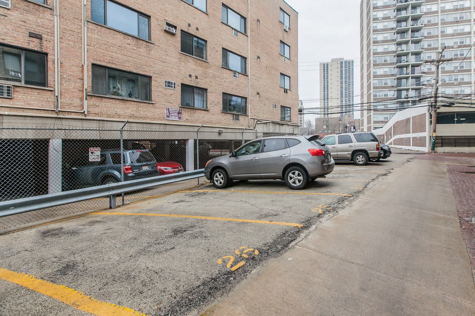 Chicago Apartment: 525 W. Deming Place
