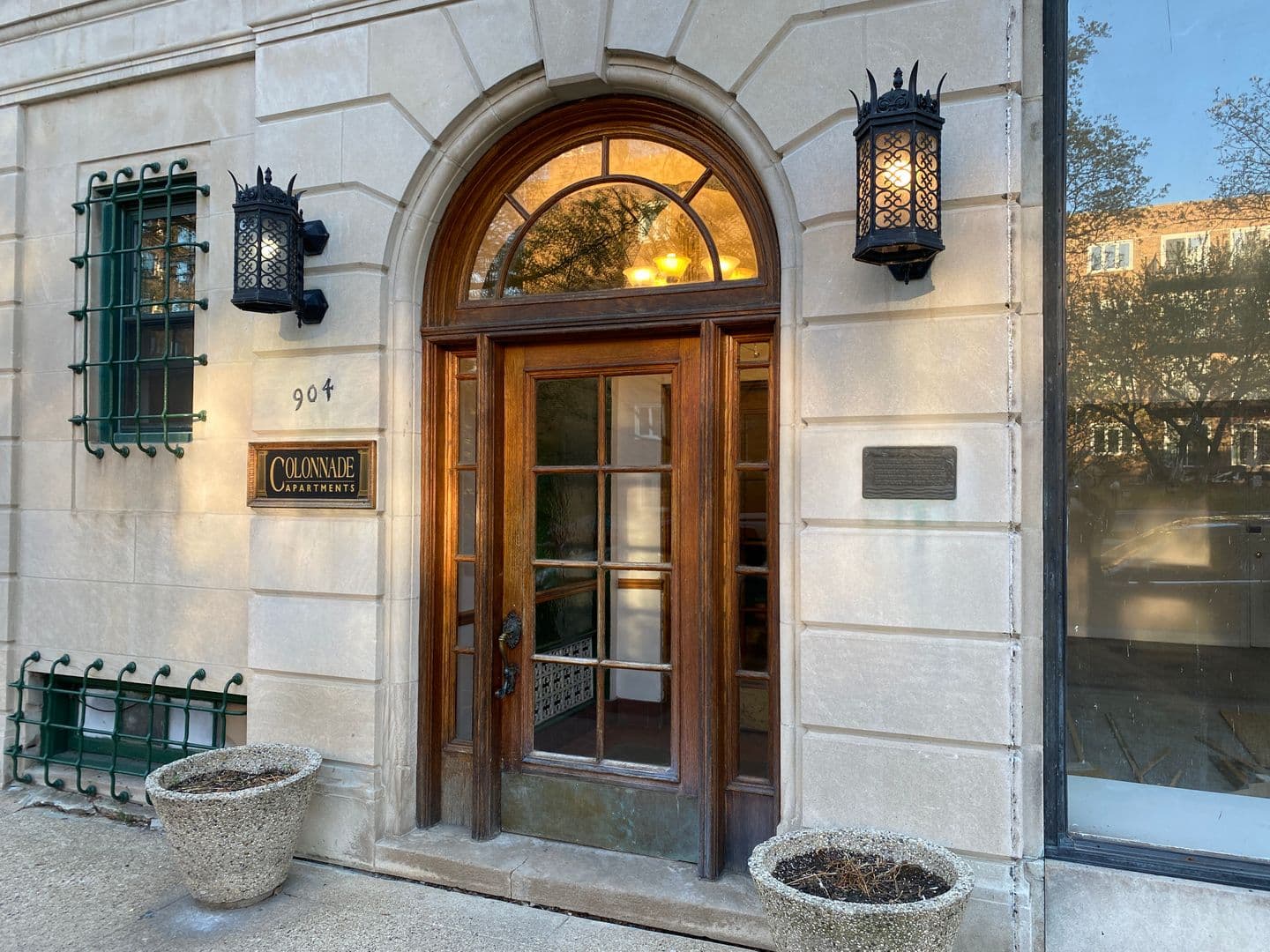 Evanston Apartment: 904 Hinman Avenue