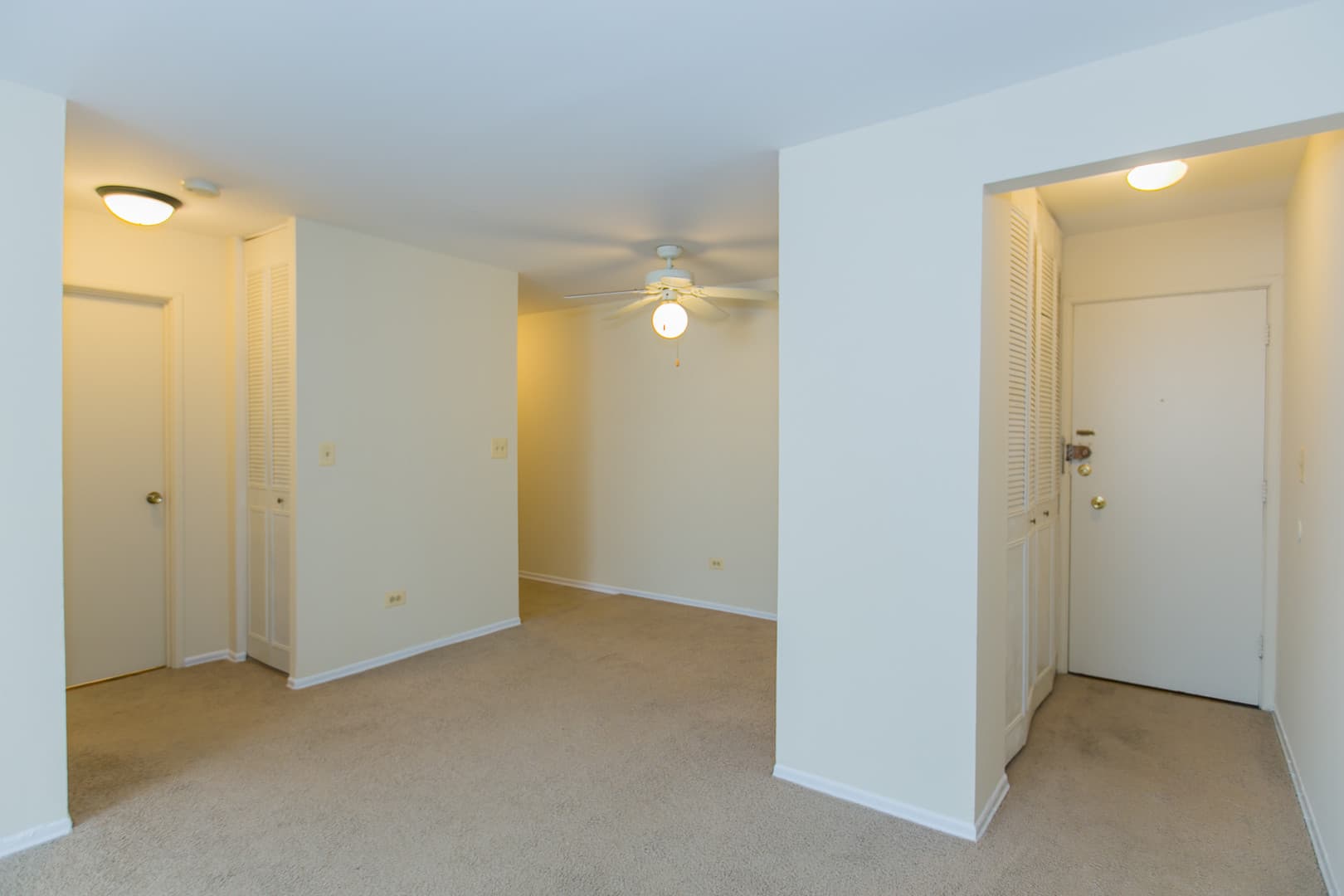 Chicago Apartment: 525 W. Deming Place