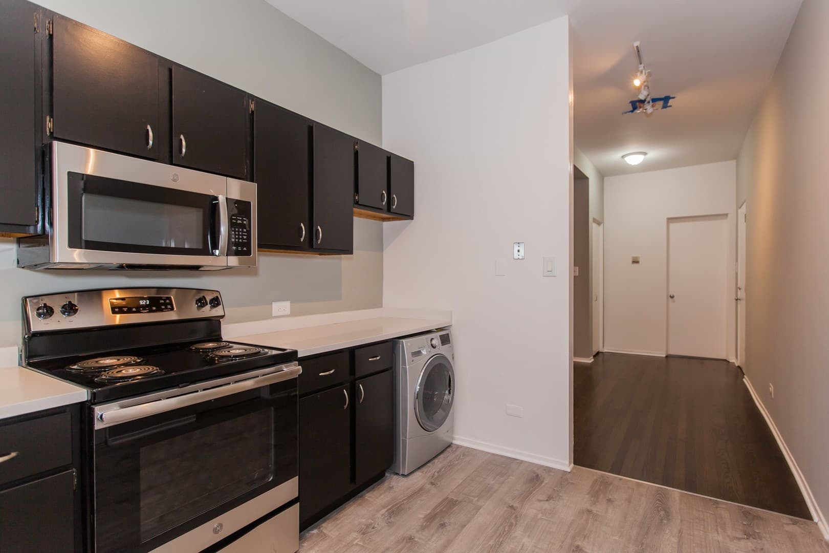Chicago Apartment: 3450-56 N. Elaine Place