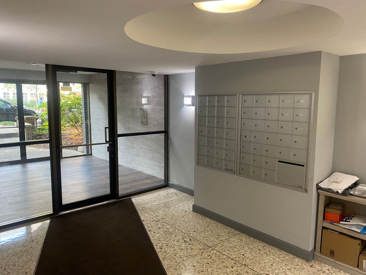 Chicago Apartment: 421-31 W. Barry